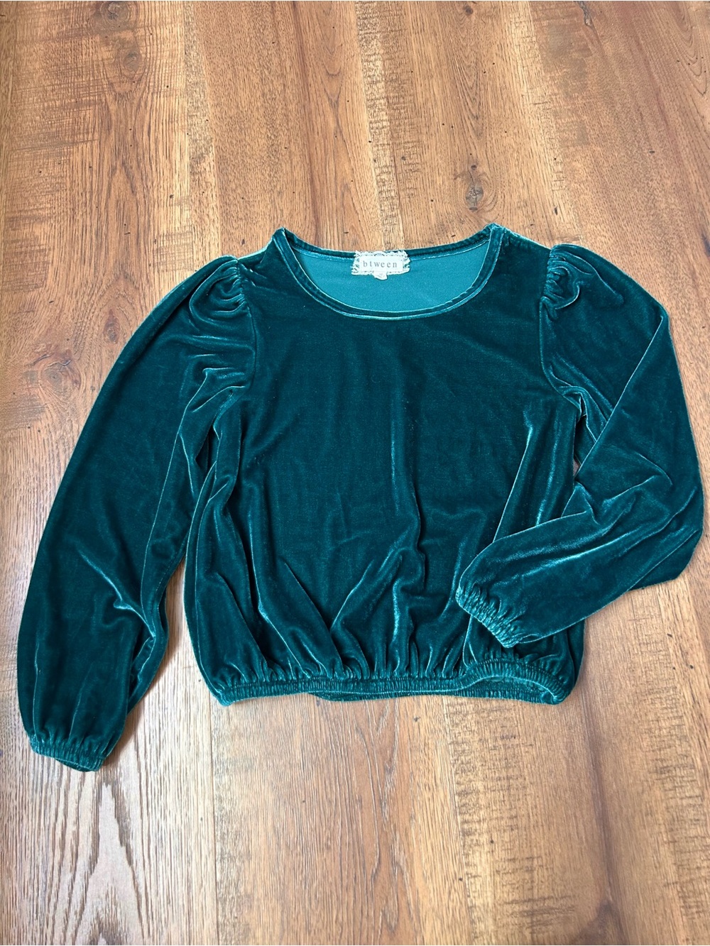 btween Winter Green Velvet Long-Sleeve Pullover Top